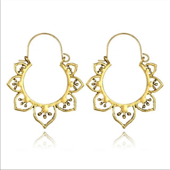 LOTUS FLOWER MANDALA INSPIRED GOLD FILIGREE HUGGIE HOOPS - Picture 4 of 5